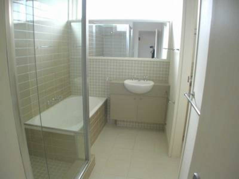 2/2 Hertford Street, St Kilda East VIC 3183