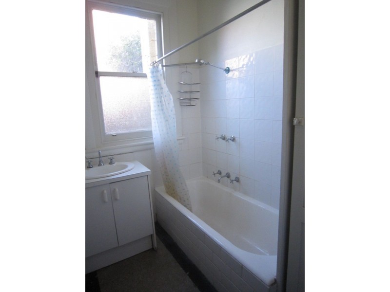 2/28 Grey  Street, St Kilda VIC 3182