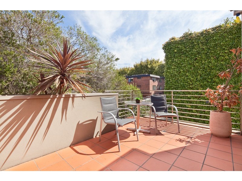 17 Park Lane, St Kilda West VIC 3182