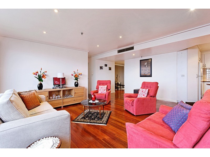 33/8-10 The Esplanade, St Kilda VIC 3182