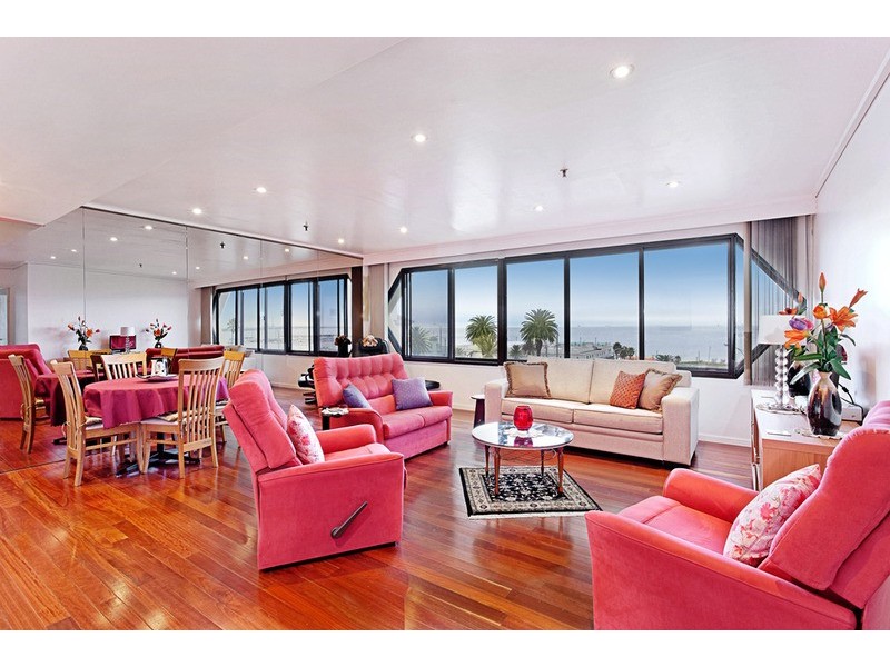 33/8-10 The Esplanade, St Kilda VIC 3182