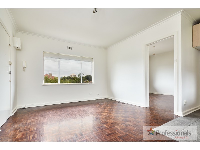 5/4 Newton Court, St Kilda VIC 3182