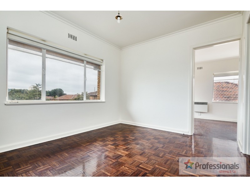 5/4 Newton Court, St Kilda VIC 3182
