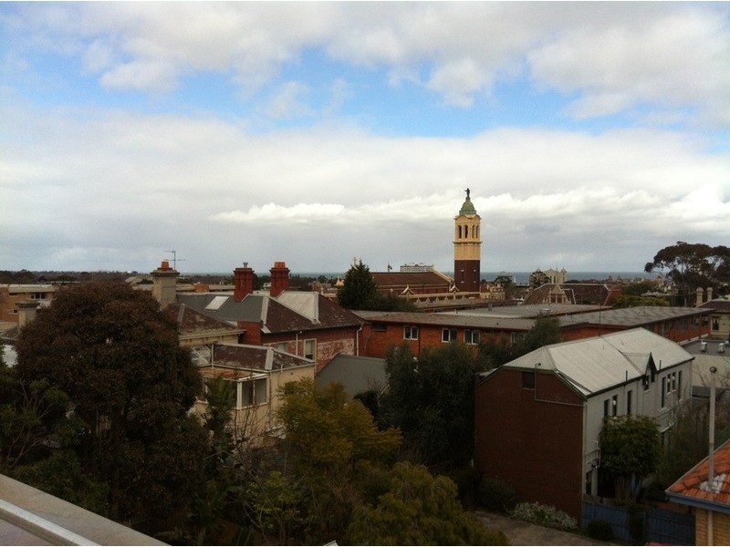 18/11 Burnett Street, St Kilda VIC 3182