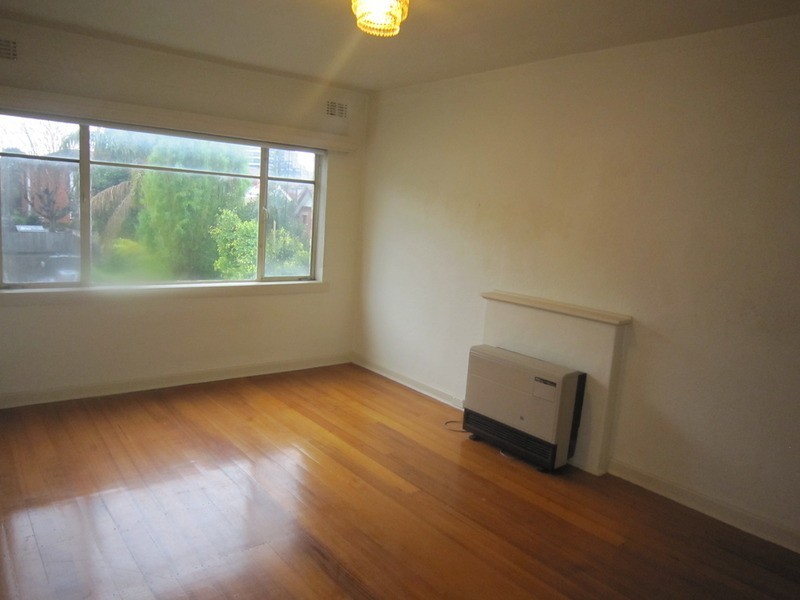 18/11 Burnett Street, St Kilda VIC 3182