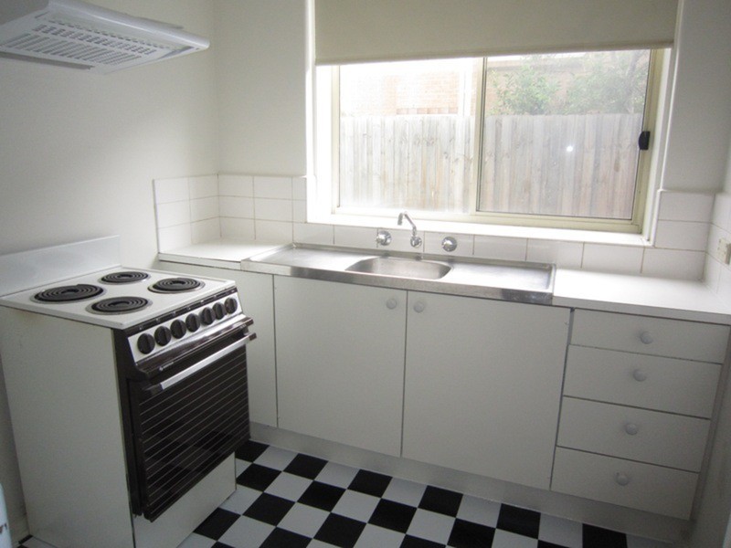 2/51 Westbury Street, St Kilda East VIC 3183