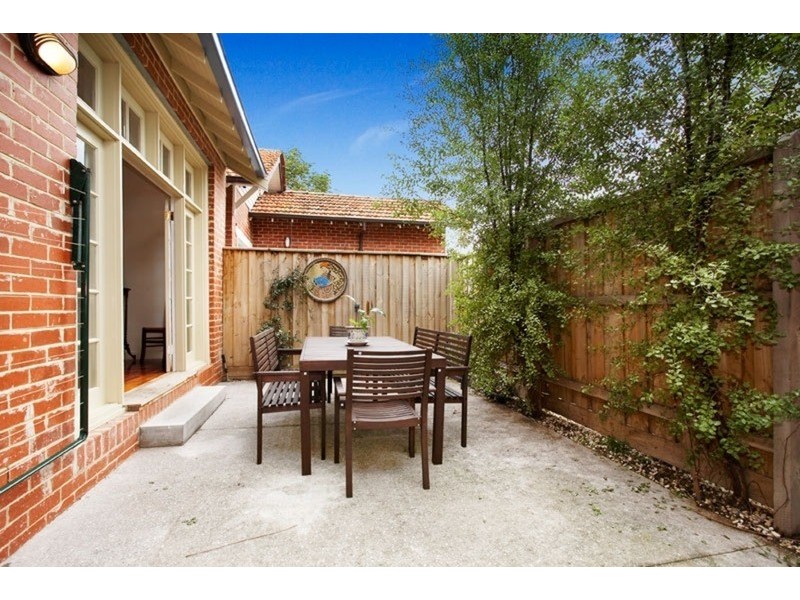 15 Vautier Street, Elwood VIC 3184
