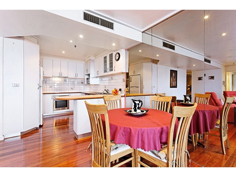 33/8-10 The Esplanade, St Kilda VIC 3182