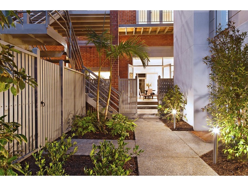 8/5 Lewisham Road, Windsor VIC 3181