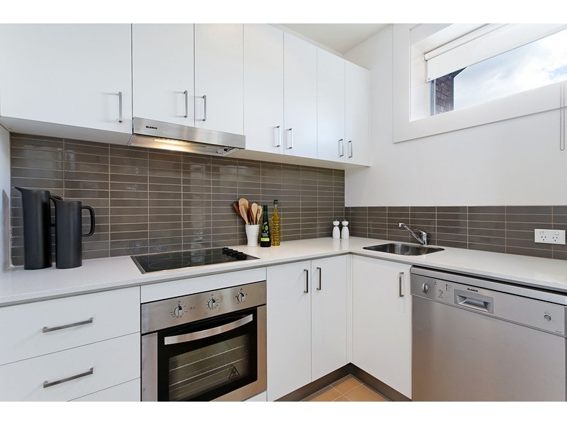4/5 Lewisham Road, Windsor VIC 3181