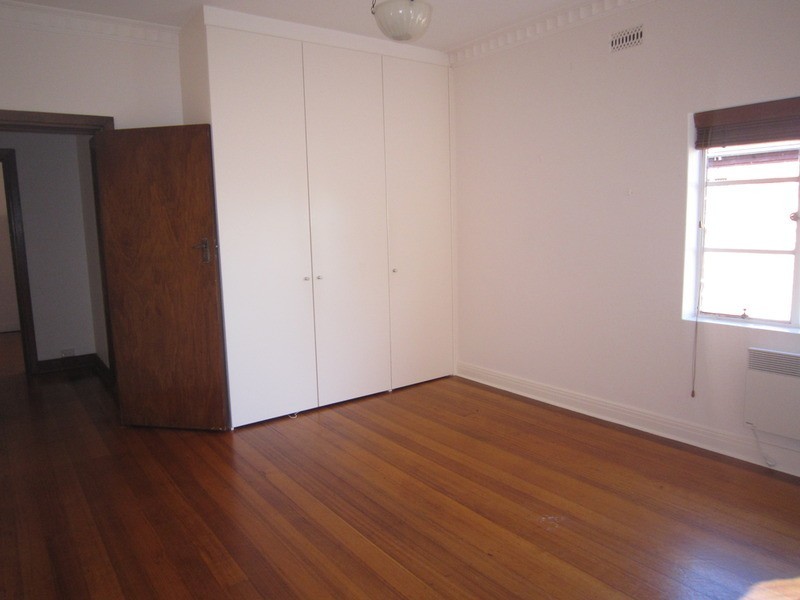 8/37 Eildon Road, St Kilda VIC 3182