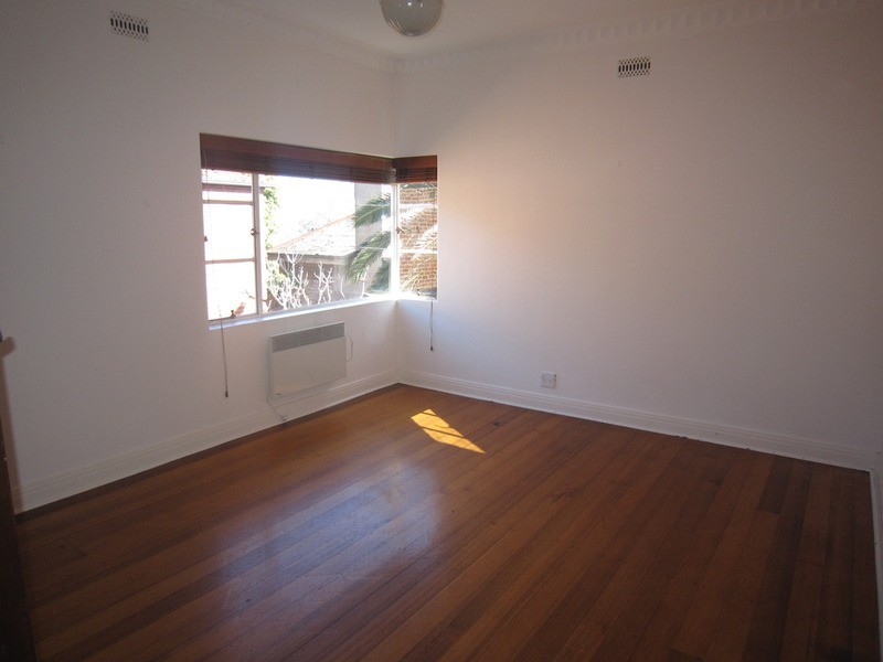 8/37 Eildon Road, St Kilda VIC 3182