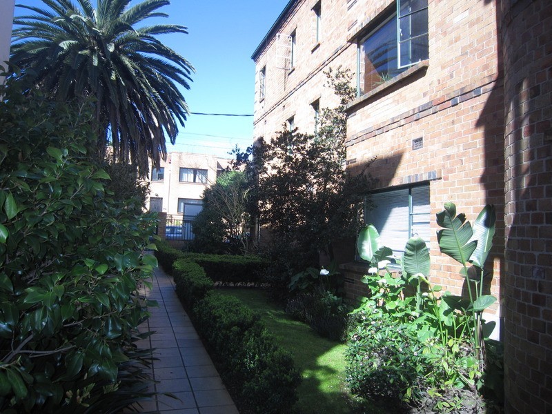 8/37 Eildon Road, St Kilda VIC 3182