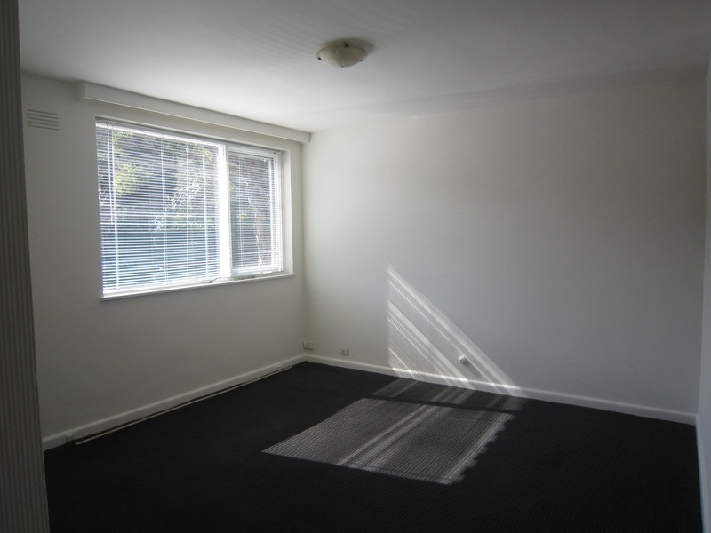 1/37 Gurner Street, St Kilda VIC 3182