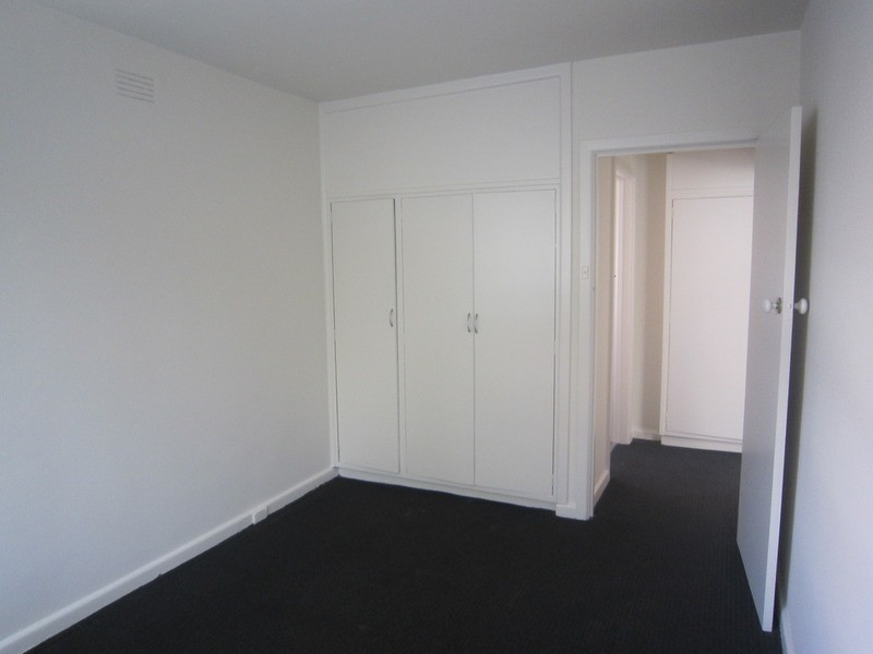 1/37 Gurner Street, St Kilda VIC 3182