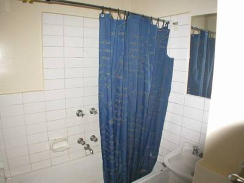 2/27 Robe Street, St Kilda VIC 3182