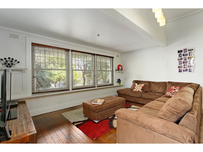 2/32 Mitford  Street, Elwood VIC 3184