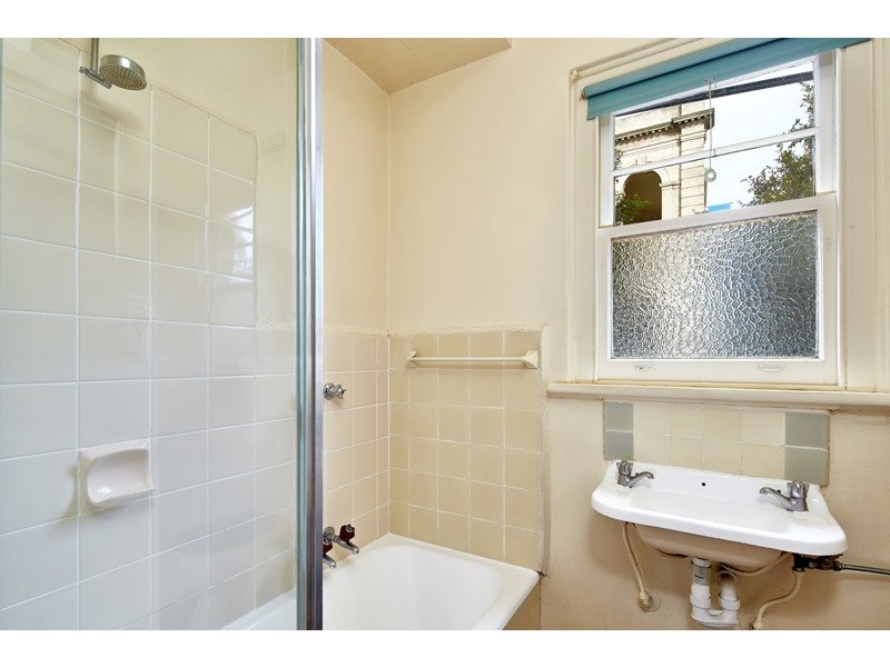 2/40 Barkly Street, St Kilda VIC 3182