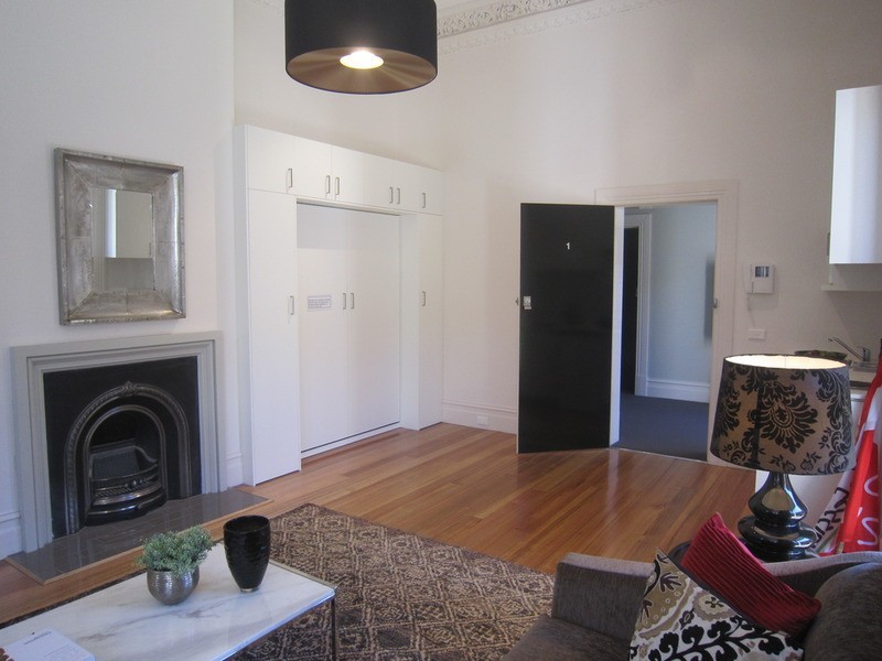 1/5 Lewisham Road, Windsor VIC 3181