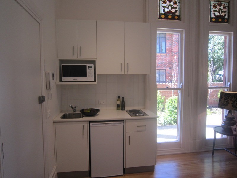 1/5 Lewisham Road, Windsor VIC 3181