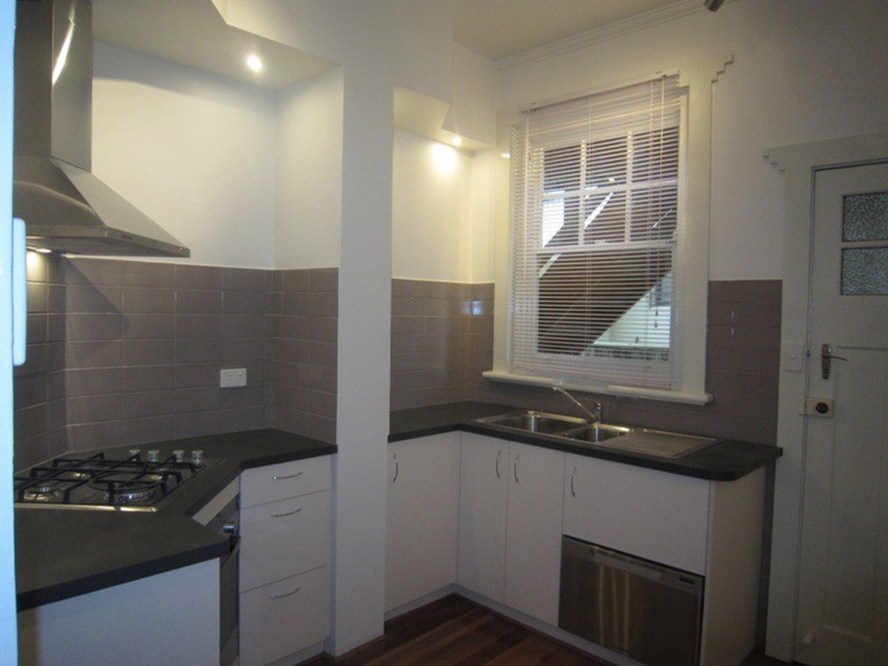 2/5 Robe Street, St Kilda VIC 3182