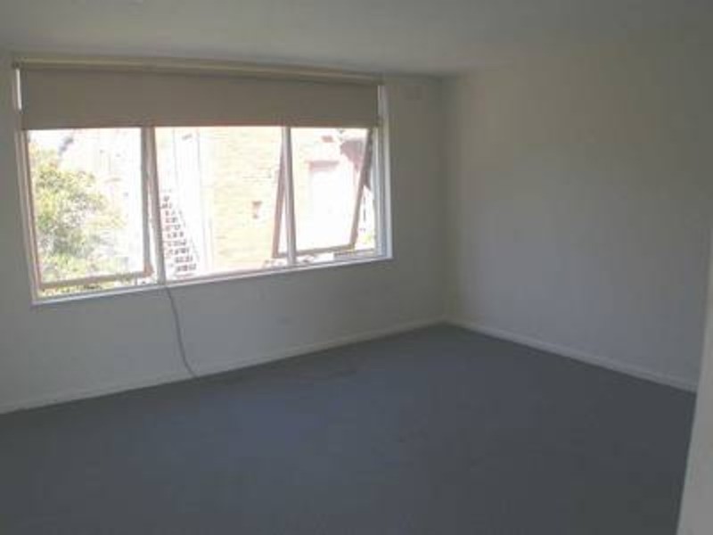 8/2 Dalgety Street, St Kilda VIC 3182