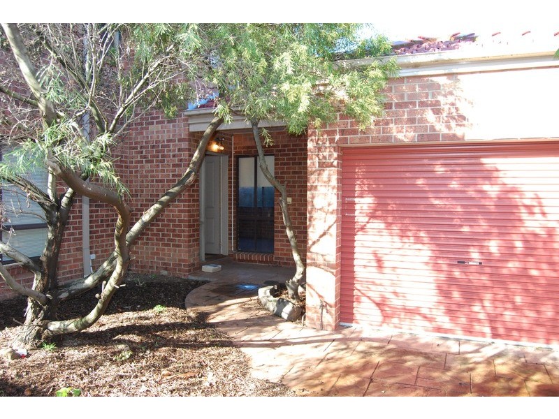 4/8 Fintonia Street, Oakleigh VIC 3166