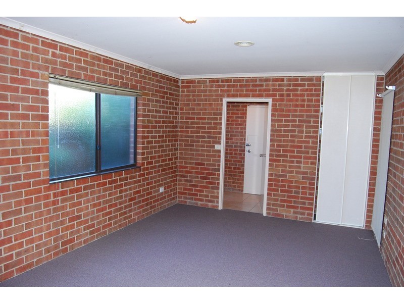 4/8 Fintonia Street, Oakleigh VIC 3166