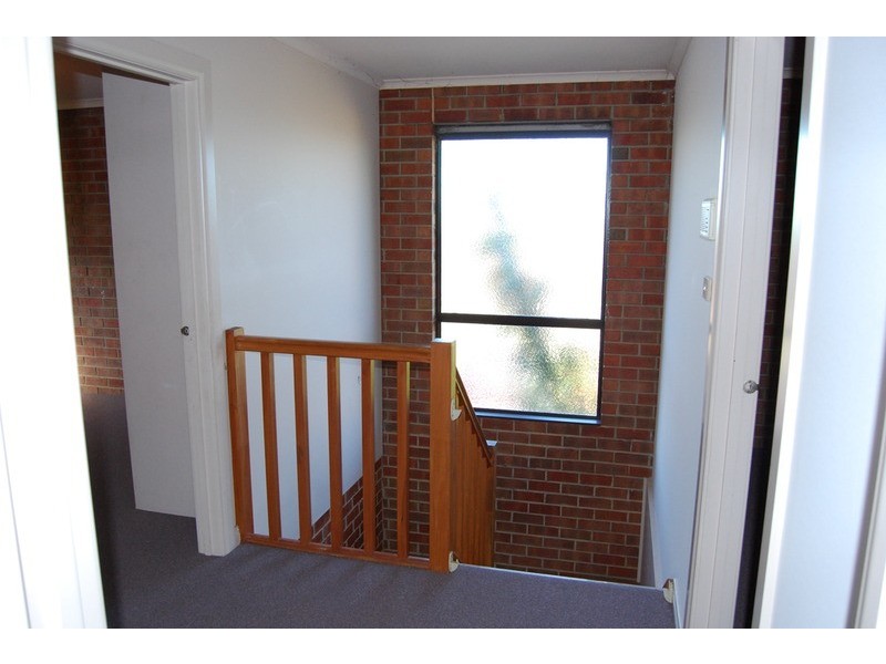 4/8 Fintonia Street, Oakleigh VIC 3166
