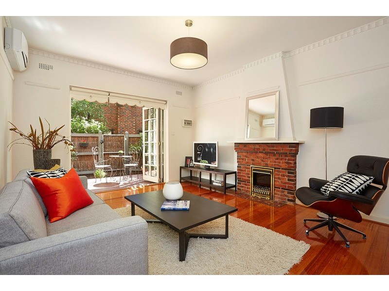 2/17 Charnwood Grove, St Kilda VIC 3182