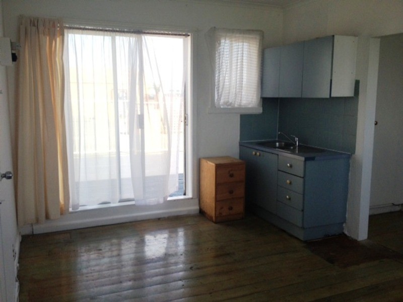 19/11 Marine Parade, St Kilda VIC 3182