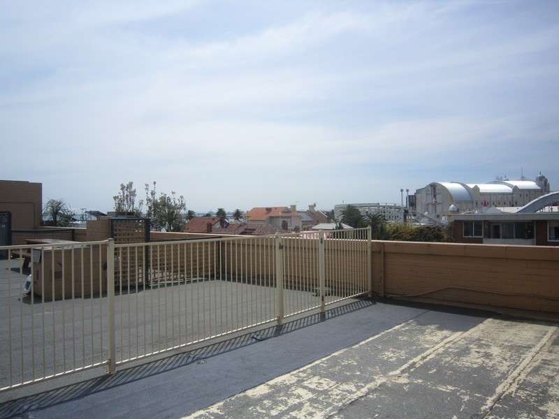 19/11 Marine Parade, St Kilda VIC 3182