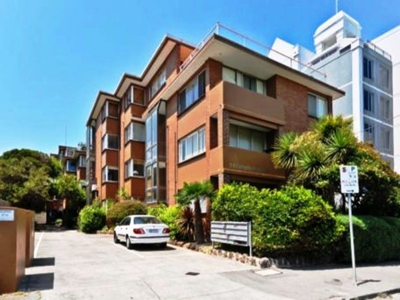 11/7 Alfred Square, St Kilda VIC 3182
