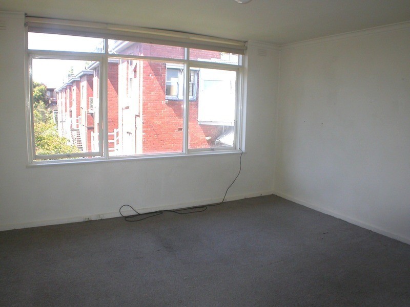 8/2 Dalgety Street, St Kilda VIC 3182