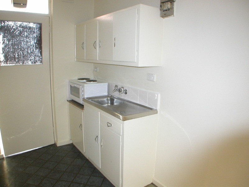 8/2 Dalgety Street, St Kilda VIC 3182