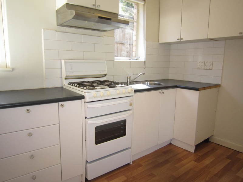 2/4 Newton Court, St Kilda VIC 3182