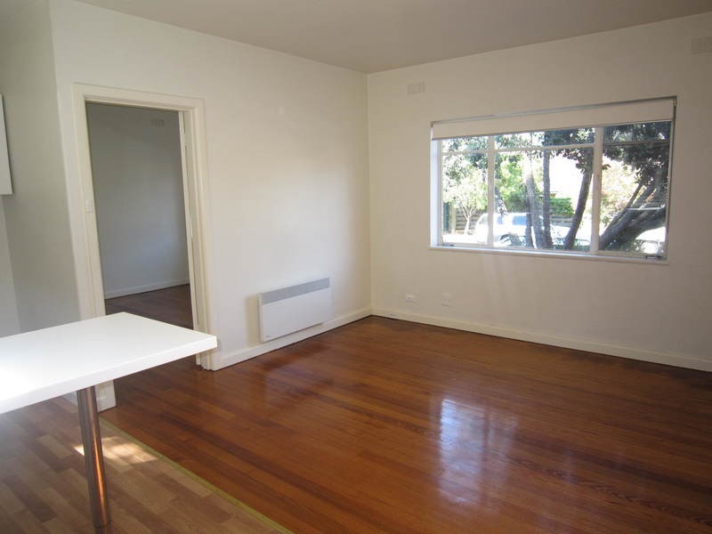 2/4 Newton Court, St Kilda VIC 3182