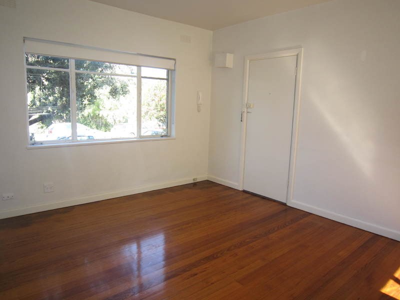 2/4 Newton Court, St Kilda VIC 3182
