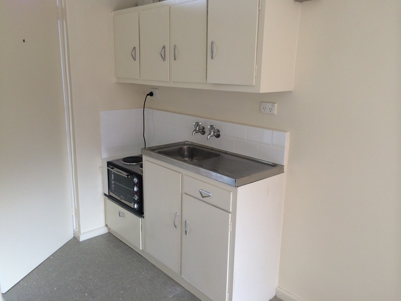 8/2 Dalgety Street, St Kilda VIC 3182