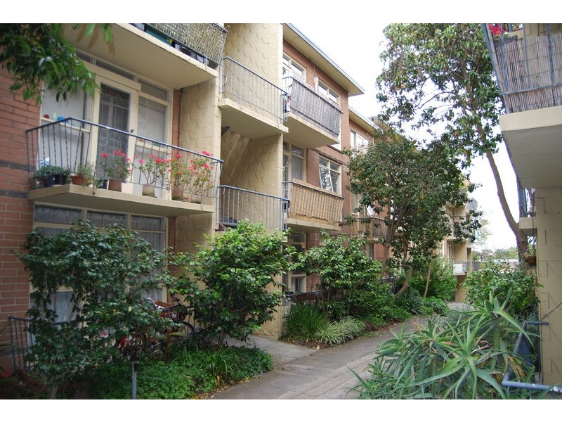 23/25 Robe Street, St Kilda VIC 3182