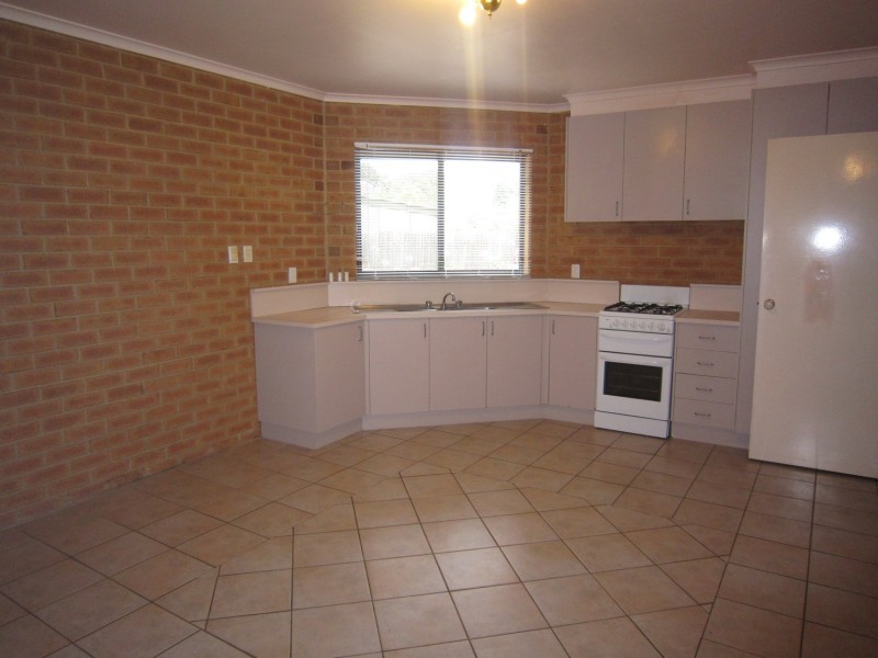 2/27 Shepparson Avenue, Carnegie VIC 3163
