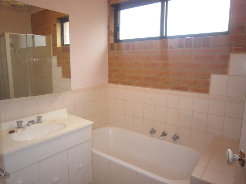 2/27 Shepparson Avenue, Carnegie VIC 3163