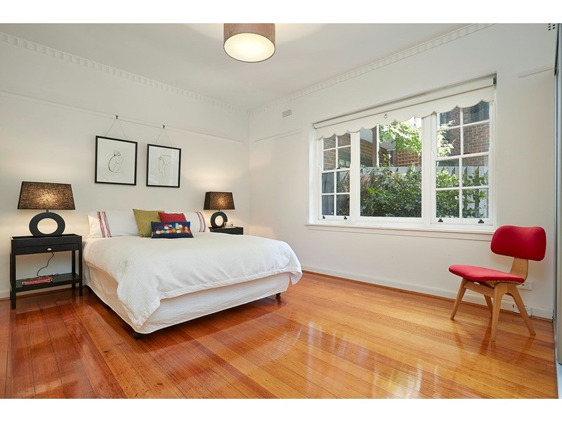 2/17 Charnwood Grove, St Kilda VIC 3182