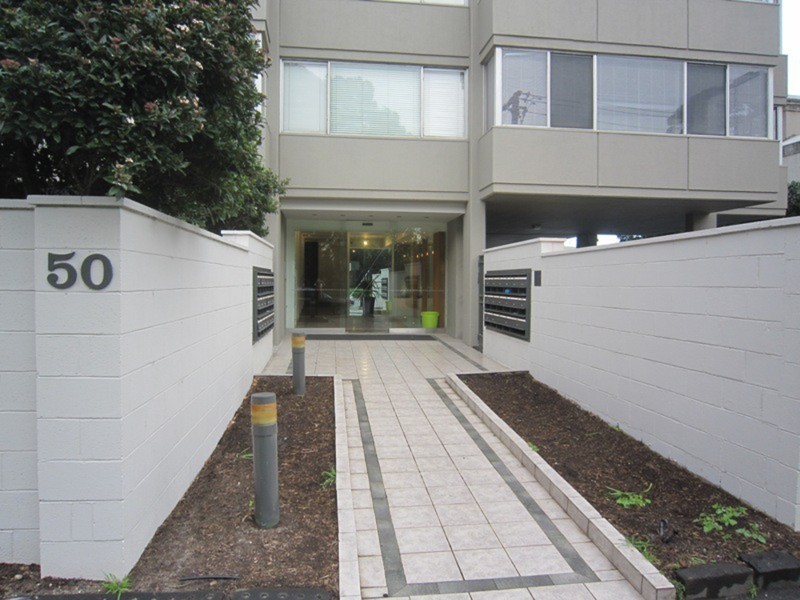 73/50 Canterbury Road, Middle Park VIC 3206