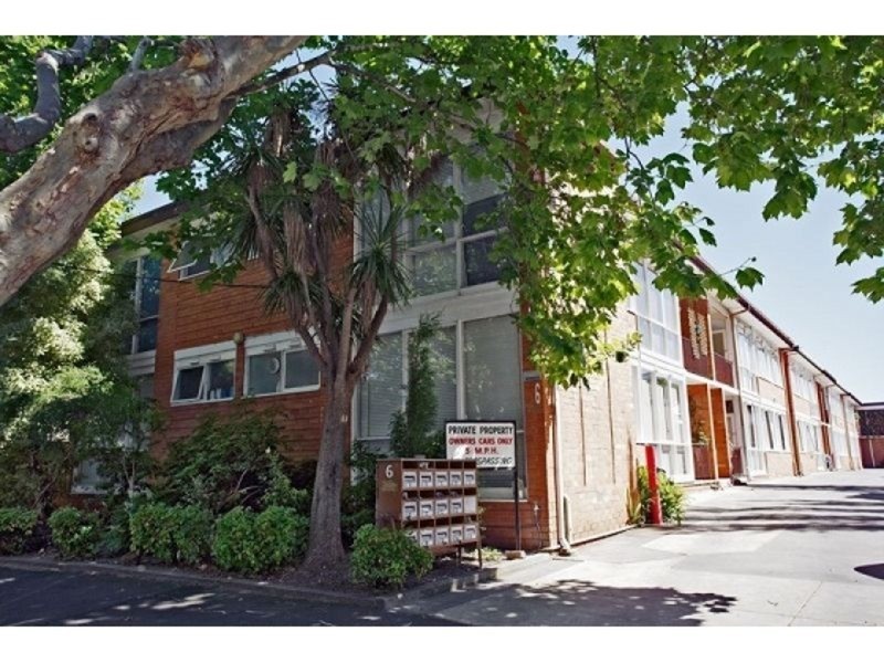 8/6 Redan Street, St Kilda VIC 3182