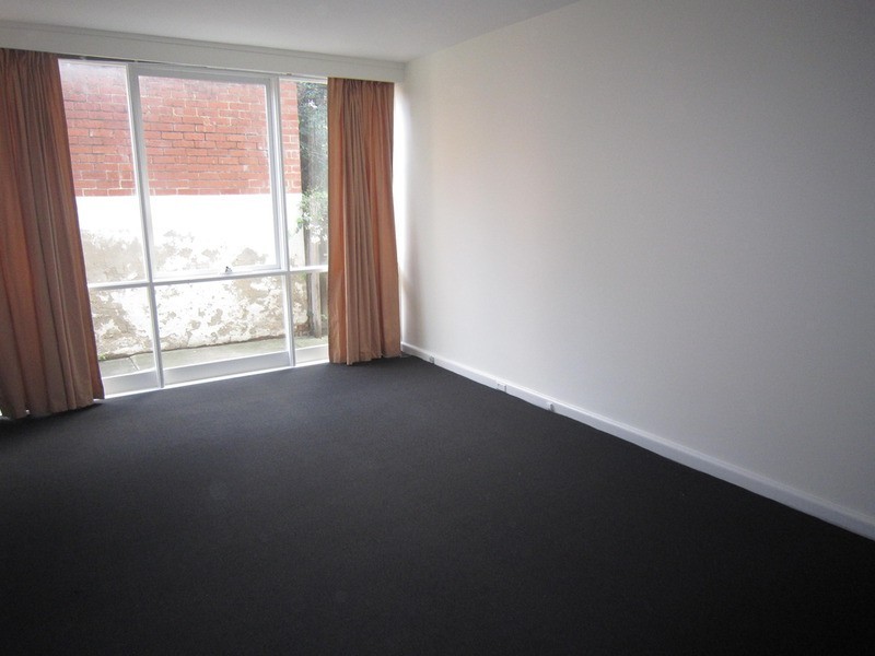 8/6 Redan Street, St Kilda VIC 3182