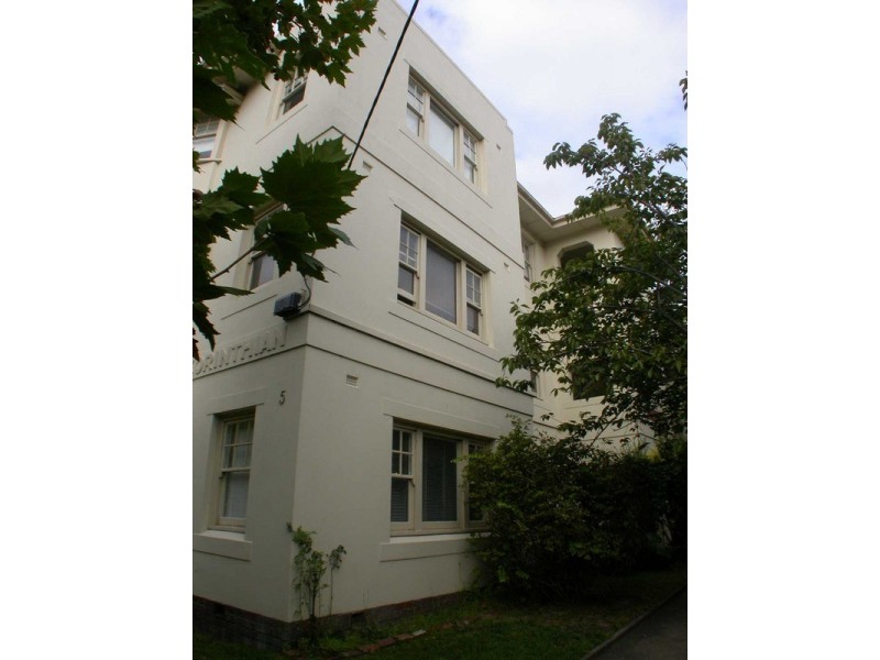 11/5 Robe Street, St Kilda VIC 3182