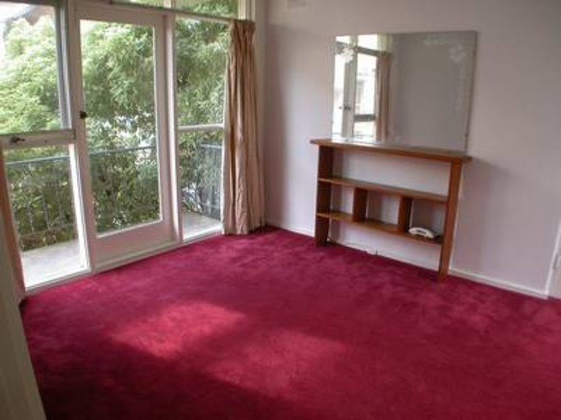 28/25 Robe Street, St Kilda VIC 3182