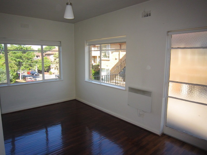 3/4 Newton Court, St Kilda VIC 3182
