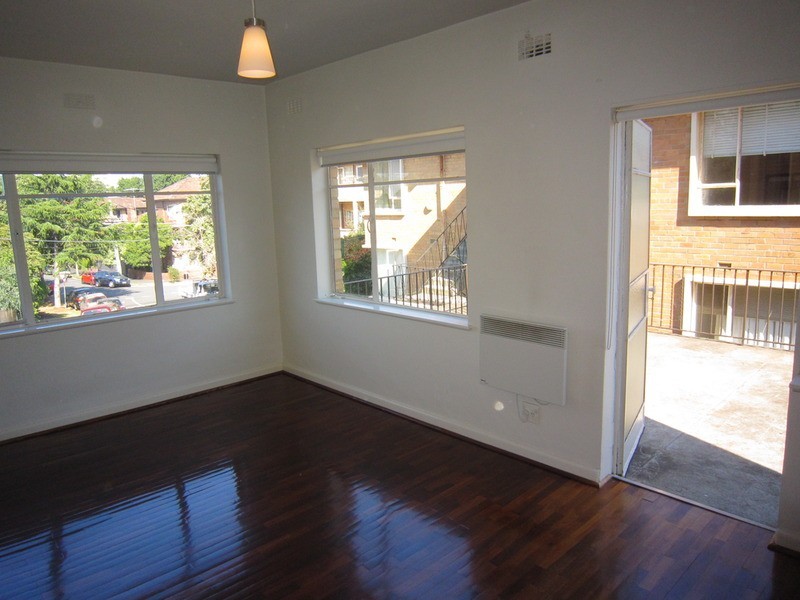 3/4 Newton Court, St Kilda VIC 3182